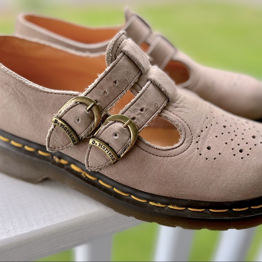 Dr. Martens tan Mary Jane MIE 37